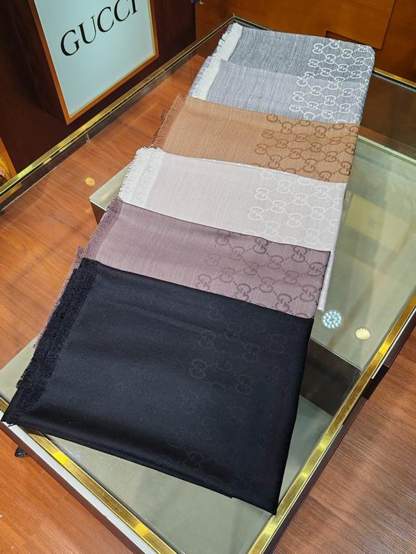 Gucci scarf 70X200cm E14